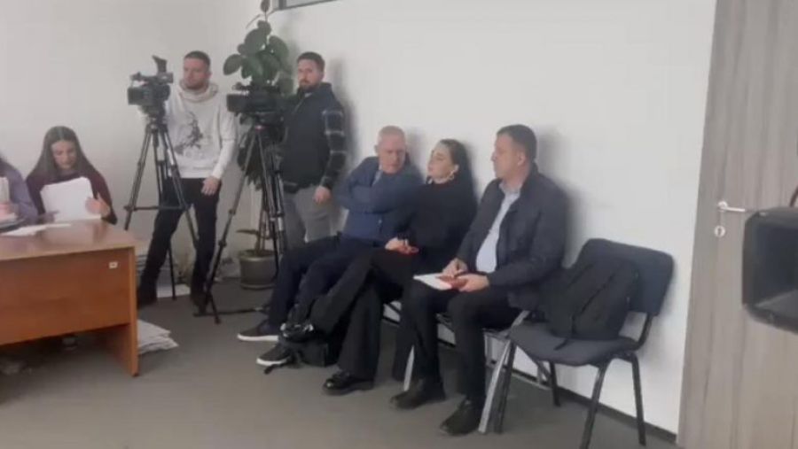 Sveçla ve Diğerleri Duruşması Ertelendi