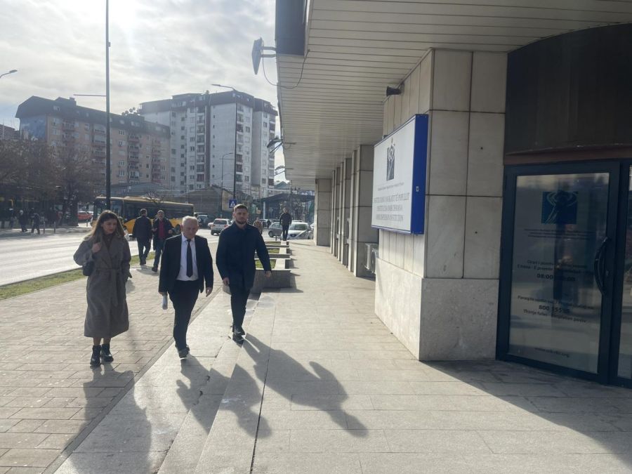 AAK, Emeklilik Planı Yasasını Halk Avukatına Teslim Etti