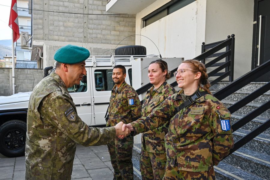 Komutan Ulutaş, Mamuşa ve Prizren’de KFOR’u Ziyaret Etti