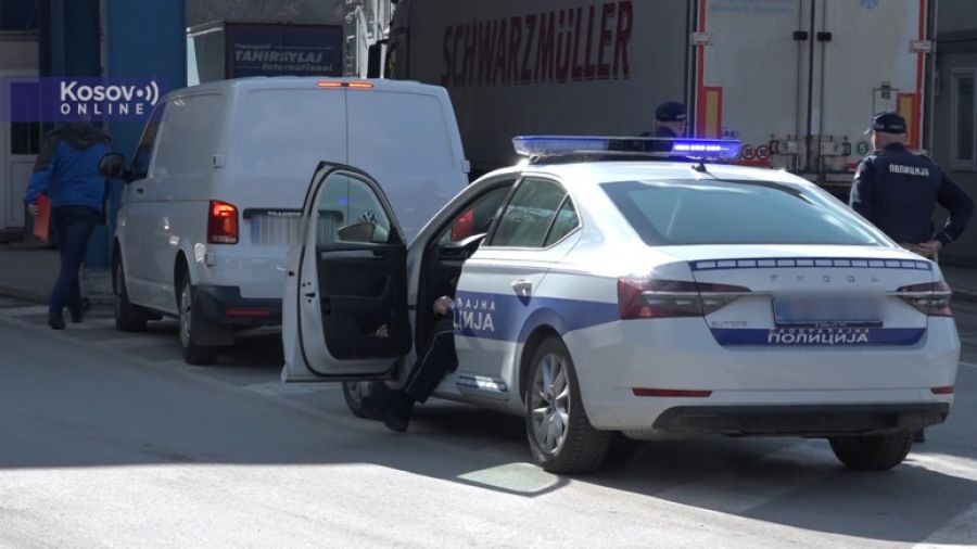 Jarinje’de Dinar Taşımacılığı Yine Durduruldu
