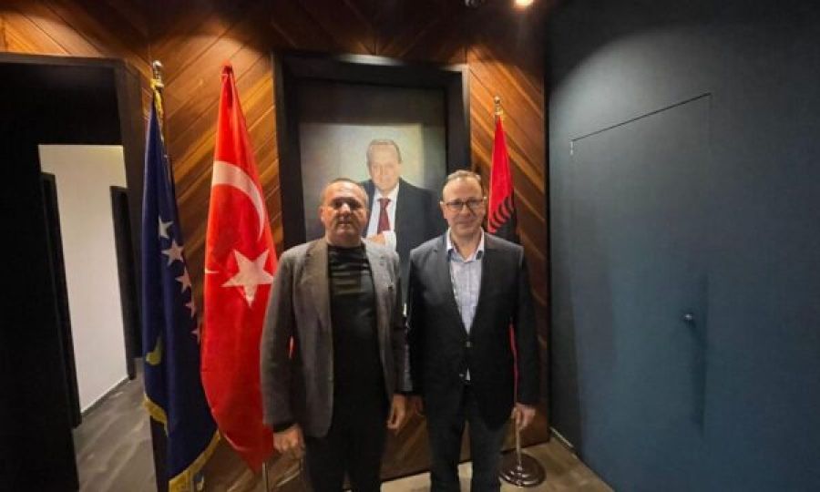 Büyükelçi Angılı İpek Belediyesini Ziyaret Etti