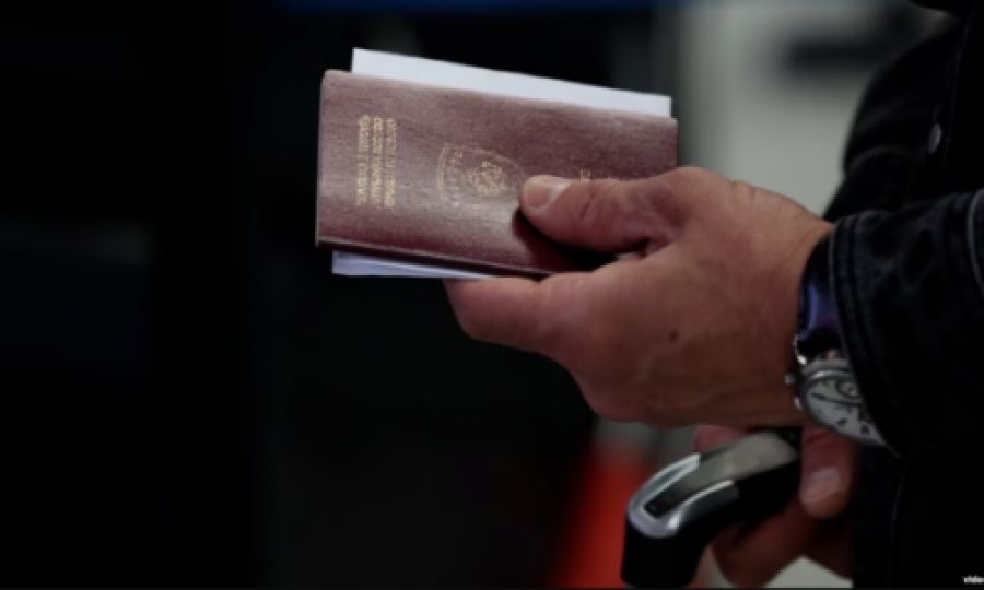 Pasaport Başvurularında Hala Uzun Kuyruklar