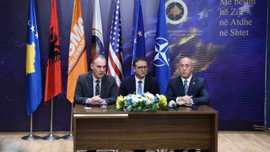 AAK-NISMA Koalisyonuna Entelektüel Forumu Katıldı