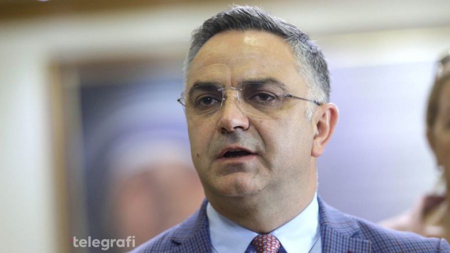 Hükümet Emeklilik Planları ve Sosyal Reformlarda Başarısız Oldu