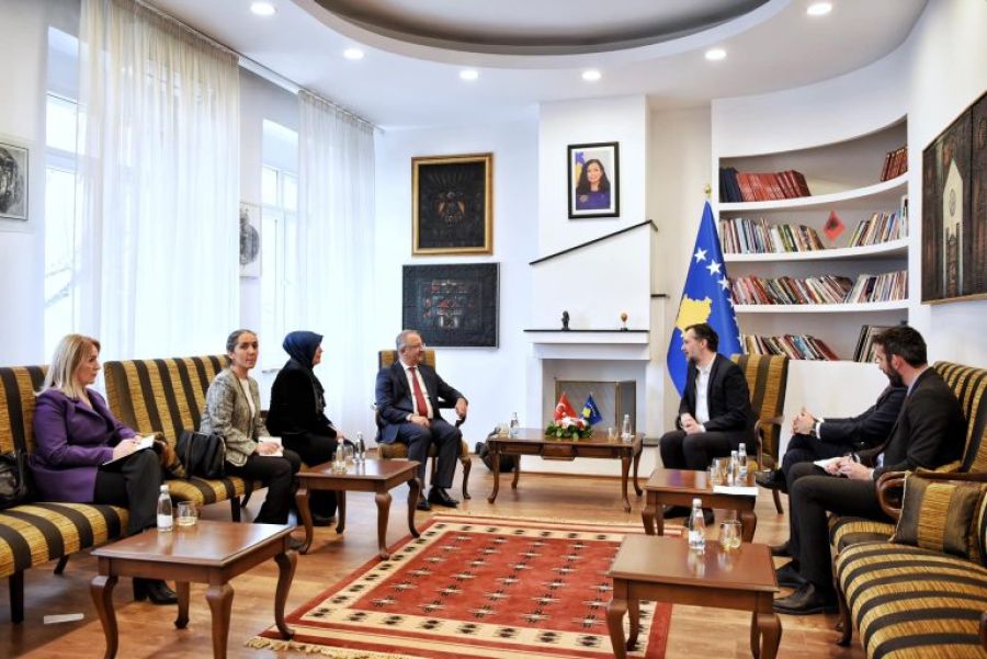 Türkiye Devlet Arşivleri Başkanı Ünal Kültür Bakanı Çeku ile Görüştü