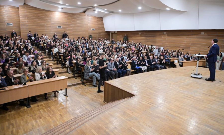 Özel İhtiyaçları Olan Çocuklar İçin 180 Asistan Sertifikasını Aldı