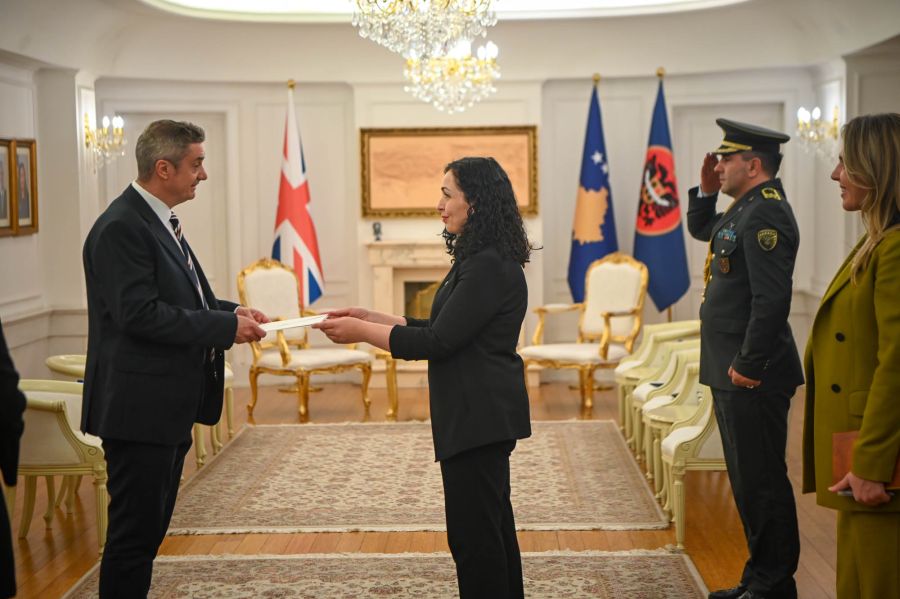 Osmani, Britanya'nın Yeni Büyükelçisi Hargreaves'in Güven Mektubunu Kabul Etti