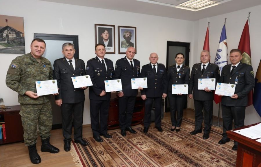 UÇK Destanı’nın 26. Yıldönümü Nedeniyle Askerlere Madalyalar