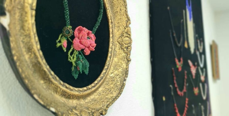 Prizren’de ‘Hünerli Eller’ Boncuk Dokuma Takı Sergisi