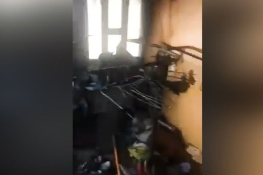 Zveçan'da Belediye Başkan Yardımcısının İki Dükkanı Kundaklandı