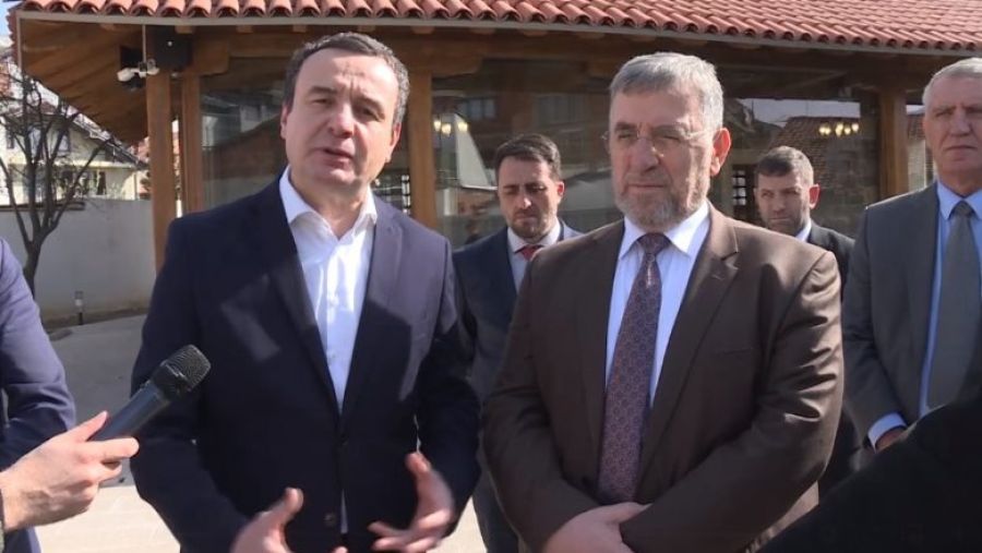 Kurti ve Tërnava, Priştine’de Camileri Ziyaret Etti
