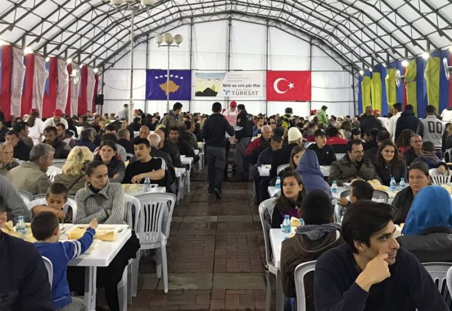 Priştine’deki Ramazan Çadırında Bu Yıl da Vatandaşlar Orucunu Açacak