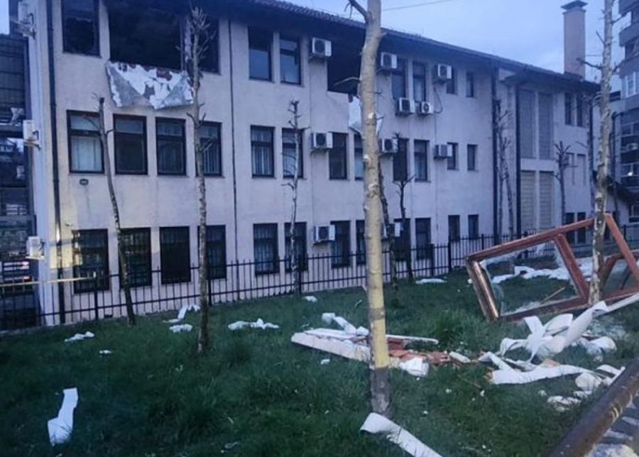 Kaçanik Mahkemesinin İki Ofisinde Yangın Çıktı