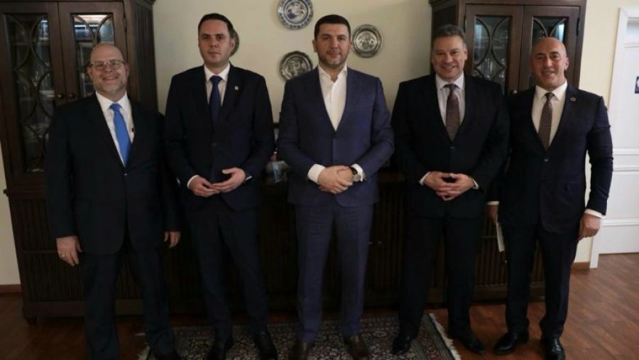 Escobar, Muhalefet Liderleri İle Görüştü