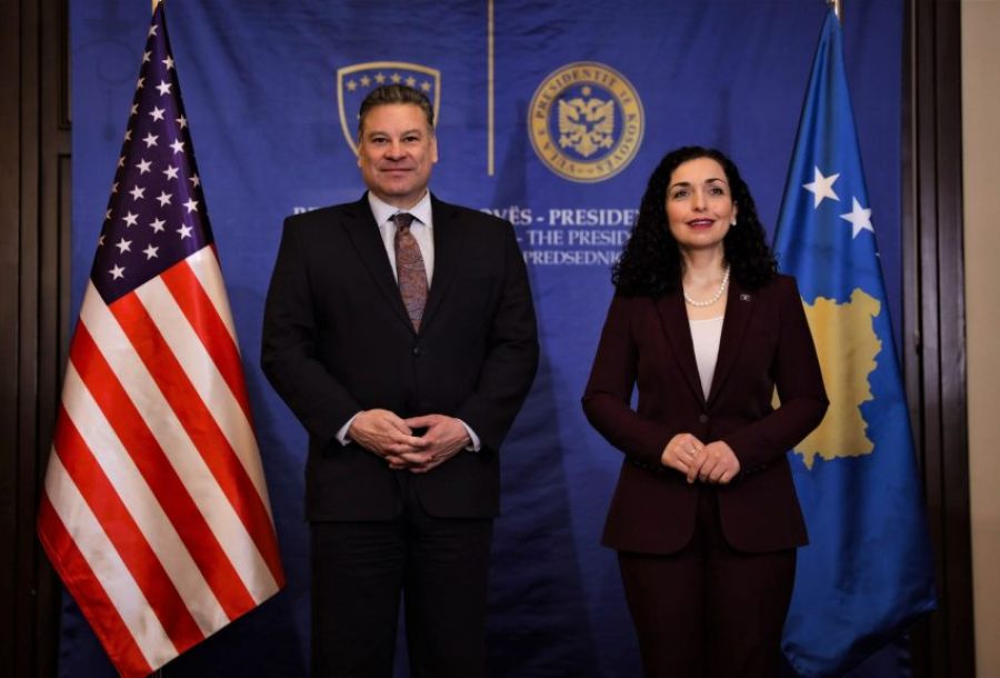 ABD Büyükelçiliği, Escobar'ın Kosova Ziyaretini Özetledi