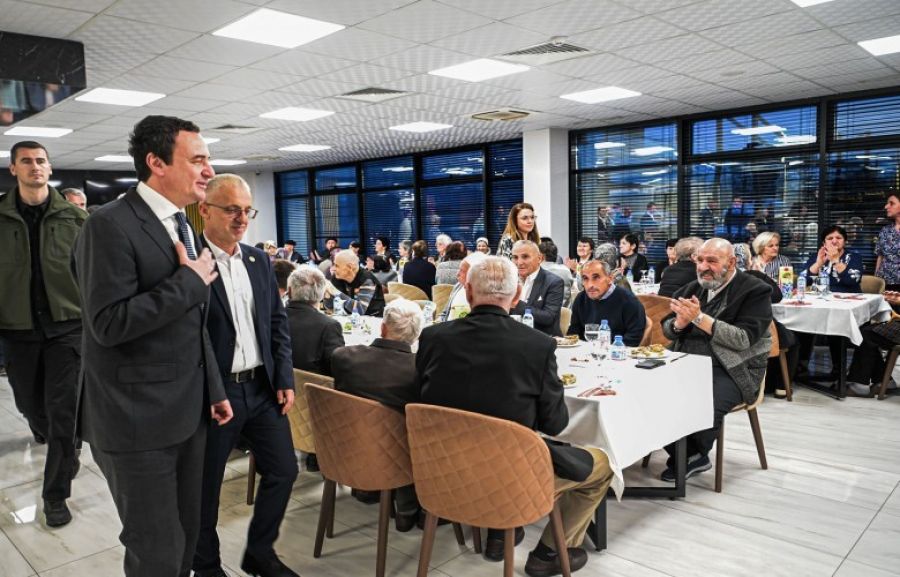Kurti, Gjinoc'taki Huzur Evi'nde Yaşlılarla İftardaydı