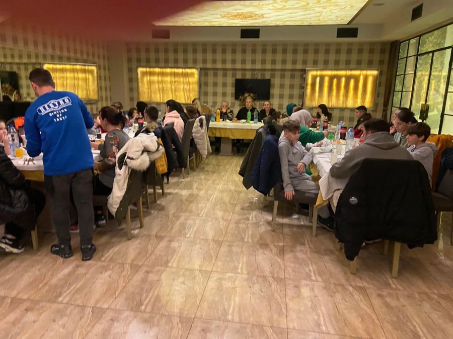Kosova Kadınlar Derneğinden Yetimlere İftar