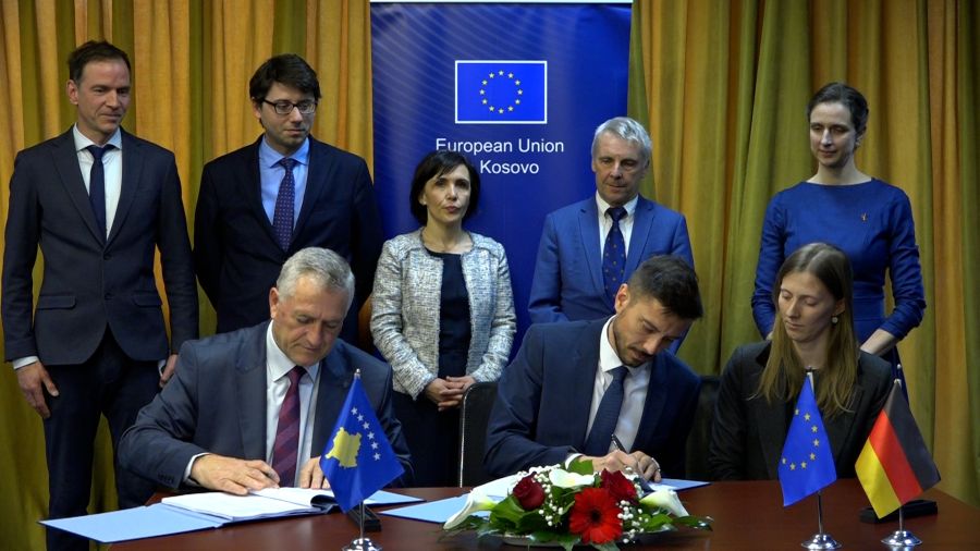 Kosova Avrupa Yatırım Bankası ile 33 Milyon Euroluk Anlaşma İmzaladı