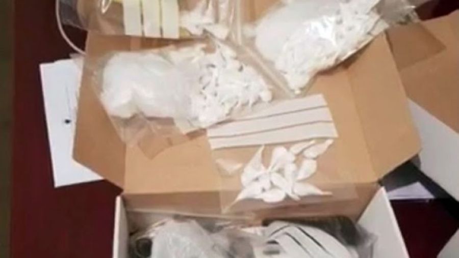 Polis Skenderaj'da 21 Paket Esrar Ele Geçirdi