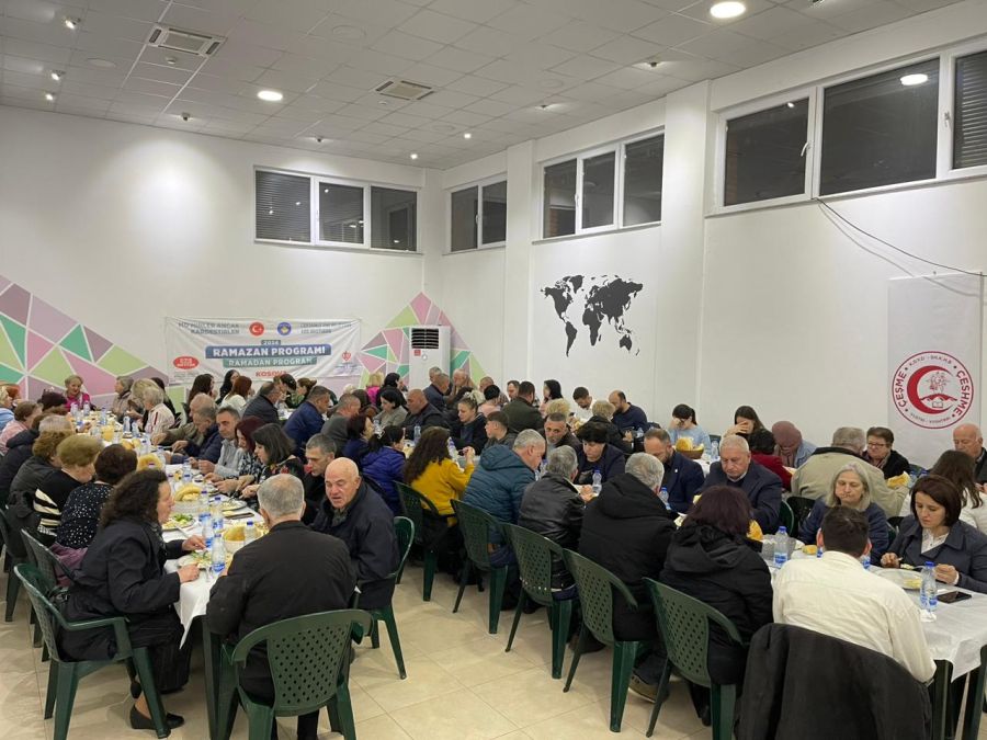Vuçitırın’da İftar ve 100 Ramazan Kolisi Verildi