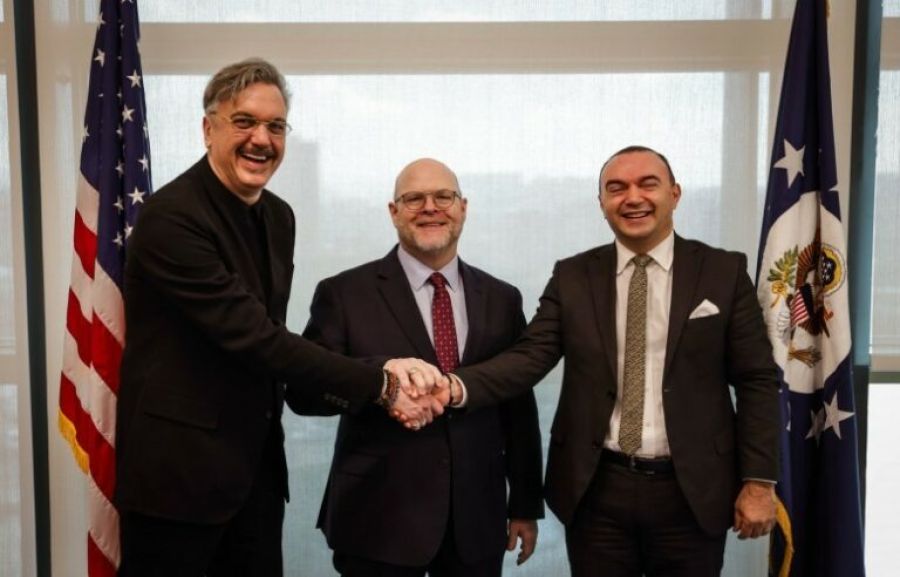 Hovenier, Kosova ve Sırbistan Ticaret Odaları Başkanlarını Bir Araya Getirdi