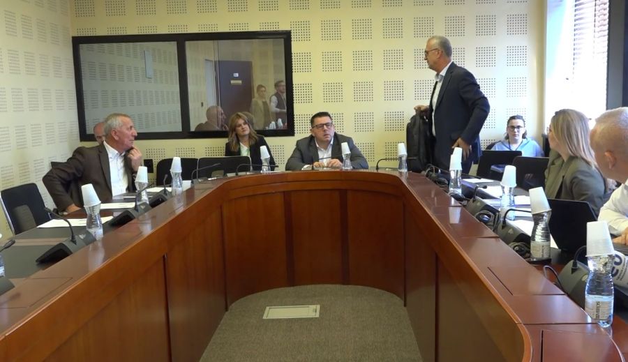 Kosova-Türkiye Arasında İmzalanan Askeri Anlaşması’nın Görüşüleceği Komisyon Toplantısı Yapılamadı