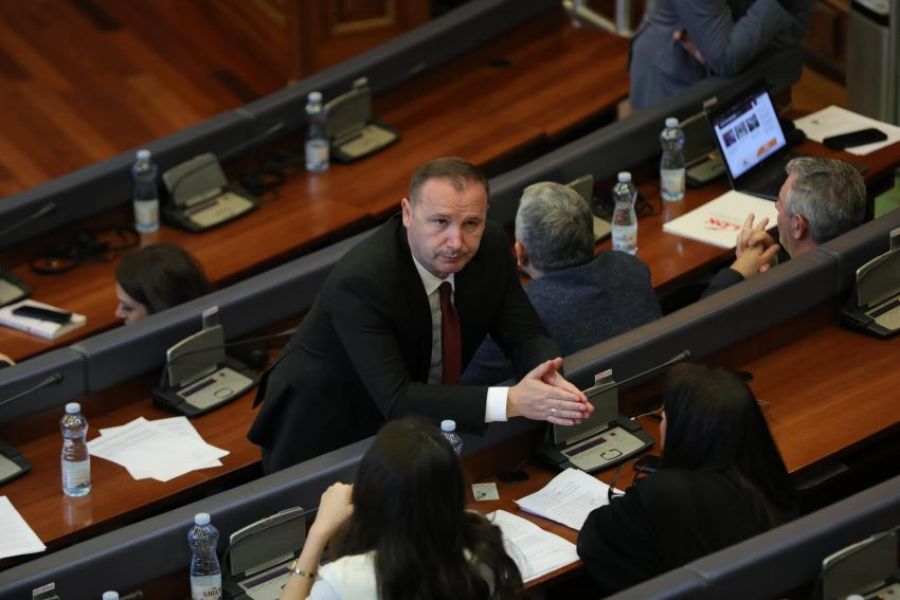 Zemaj: Kosova, Anayasayı Defalarca İhlal Eden Bir Çoğunluk Tarafından Yönetiliyor