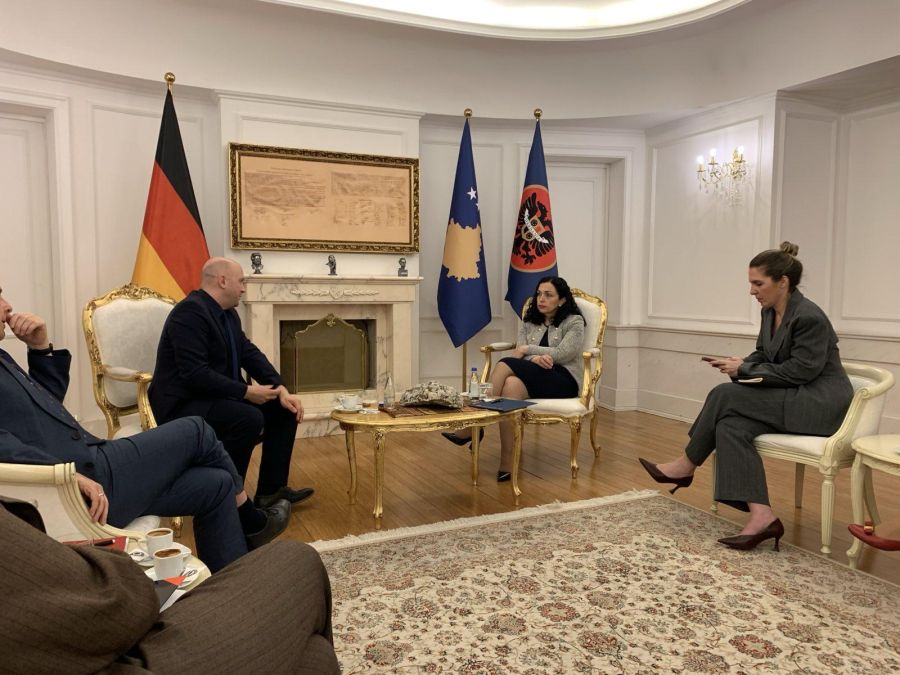 Osmani ve Sarrazin Kosova’nın AK Üyeliğini Görüştü