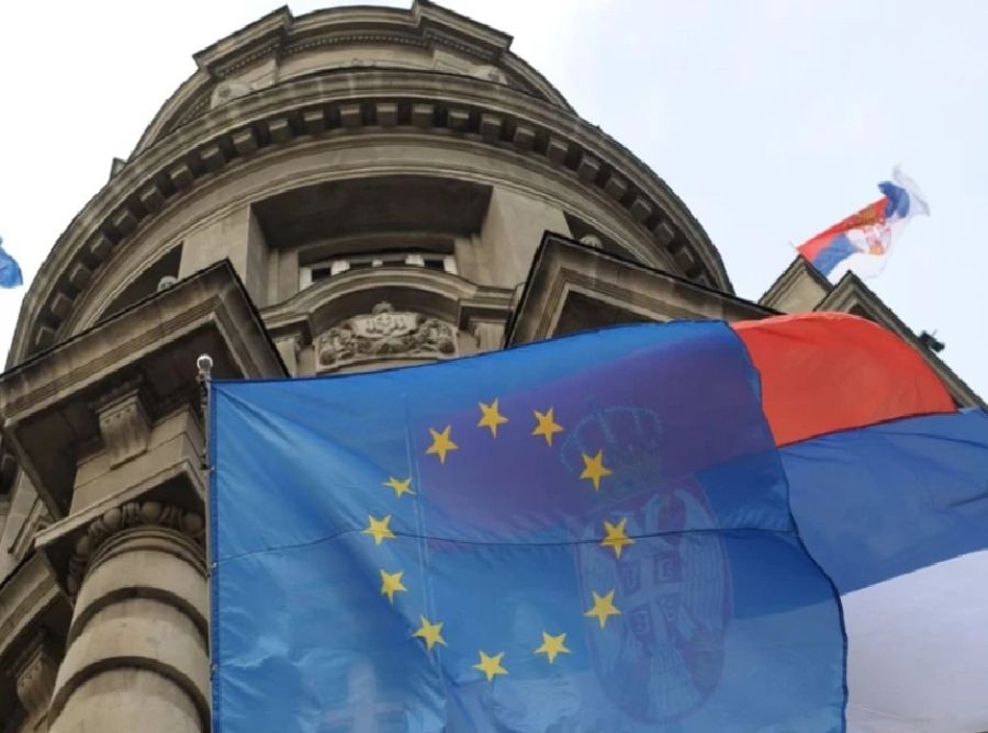 AB Resmen Sırbistan'ın Entegrasyonunu Kosova ile İlişkilerin Normalleşmesi Şartına Bağladı