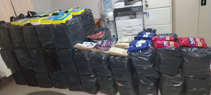 Elez Han'da 487 Kilo Tütün Ele Geçirildi, Sürücü Makedonya'ya Kaçtı