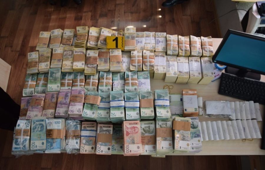 Kosova Polisi, Kuzeyde Dinar, Euro ve İsviçre Frangına El Koydu