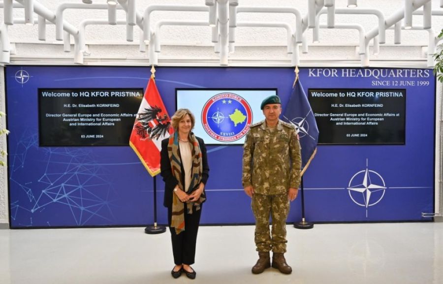Ulutaş ve Kornfeind Kosova'daki Güvenliği Görüştü