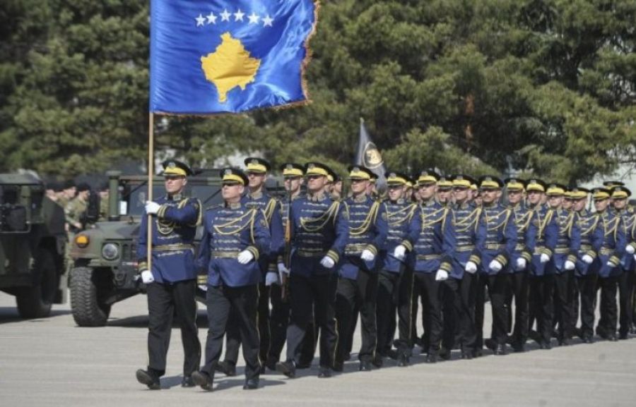 Kurtuluşun 25. Yıl Dönümü Nedeniyle KGG ve Kosova Polisi’nin Geçit Töreni