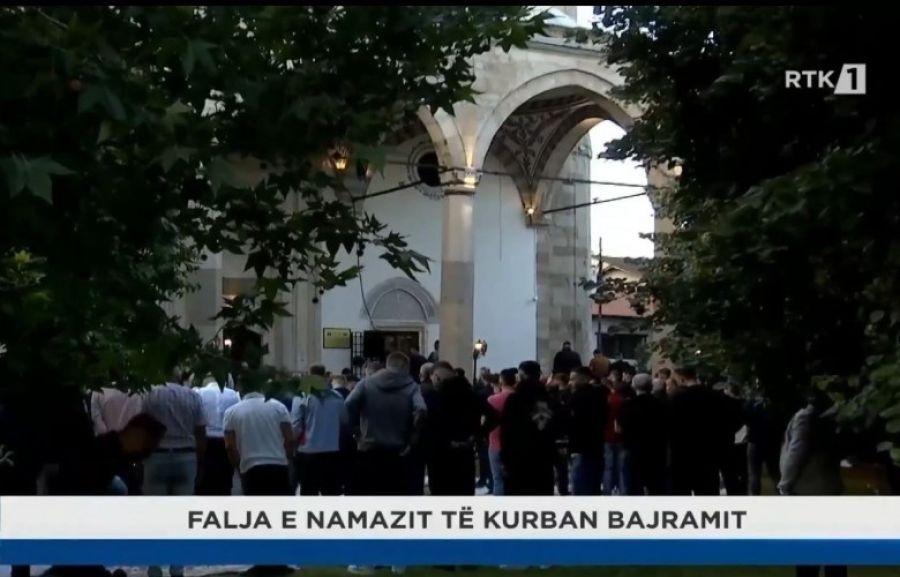 Merkezi Dini Törenin Adresi Yine Priştine’nin ‘Fatih Sultan Mehmet’ Camii’ydi