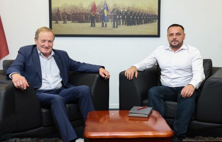 Maqedonci, Kosova’nın Hedefi Olan NATO Üyeliğini Buhler ile Görüştü