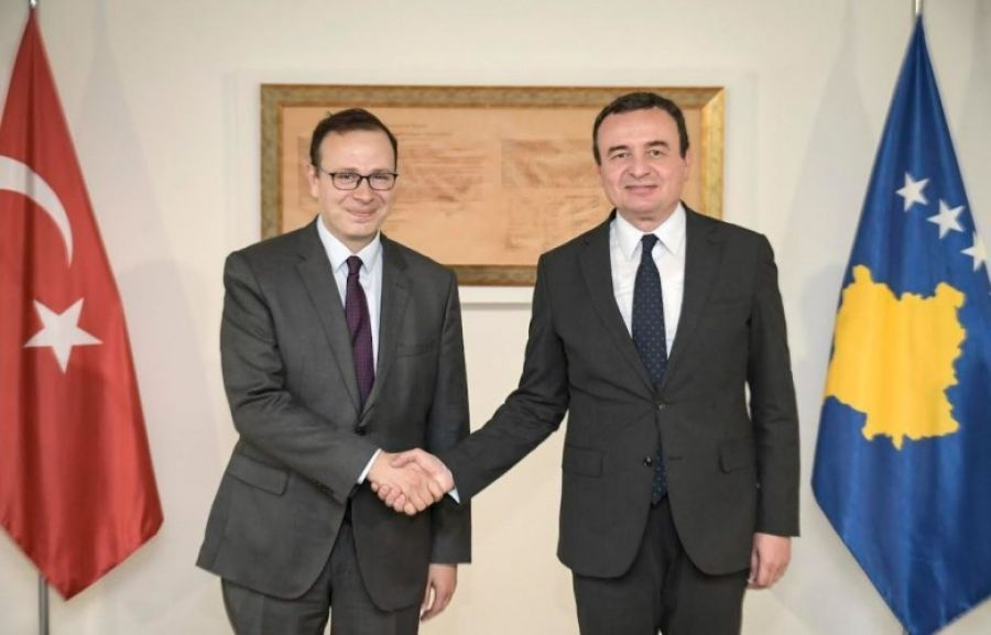 Başbakan Kurti ve Büyükelçi Angılı, Ülkedeki Son Gelişmeleri Görüştü
