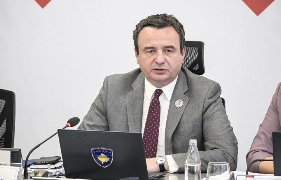Kurti, Sırpları Yasa Dışı Sürücü Ehliyetlerini Değiştirmelerine Davet Etti