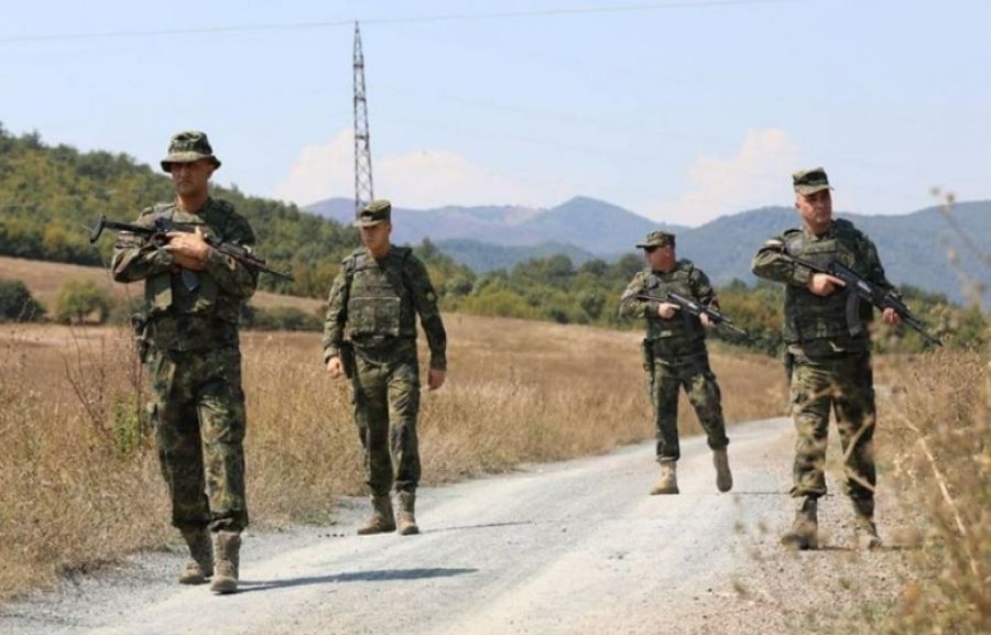 KFOR, Leposaviç’te Devriye Geziyor