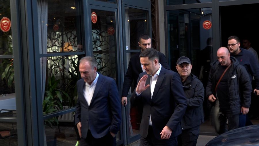 Abdixhiku, Limaj ile Görüştü