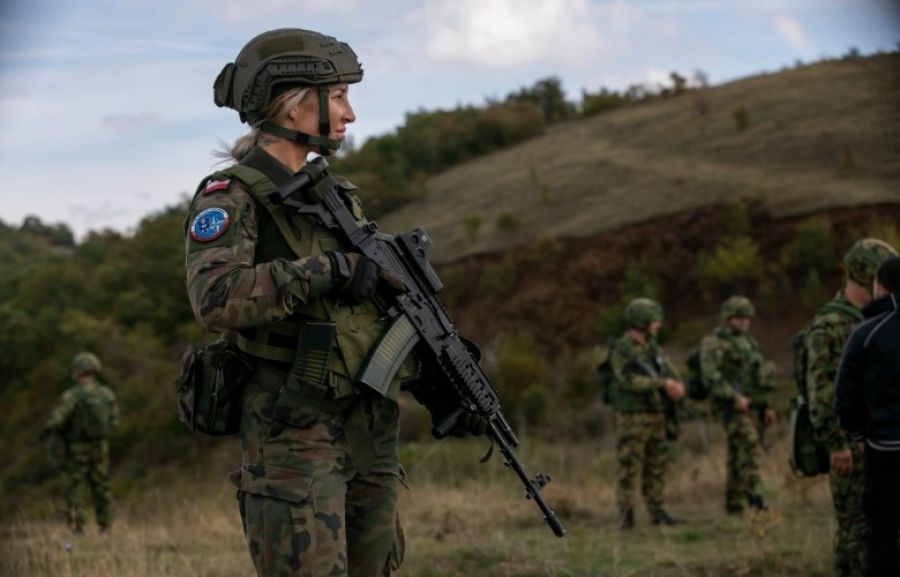 KFOR, Sınır Hattının Her İki Tarafında Sırp Ordusuyla Birlikte Devriye Geziyor