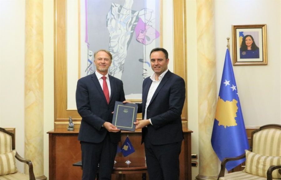 Konjufca AB'nin Kosova Raporunu Aldı