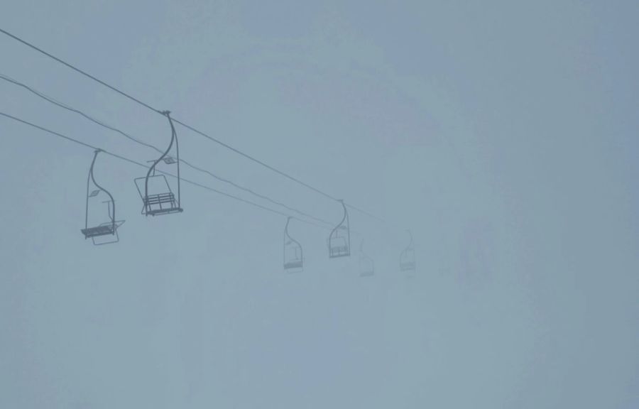 Brezovica’da İki Teleferik Yoğun Sis ve Şiddetli Rüzgâr Nedeniyle Hizmet Dışı Bırakıldı