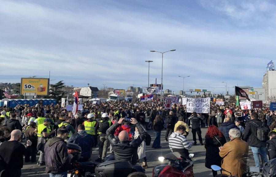 Belgrad'ın Girişi 24 Saatlik Trafik Ablukasında