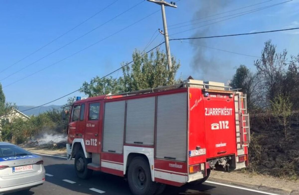 Skenderaj'da 5 Hektarlık Elma Bahçesinde Yangın