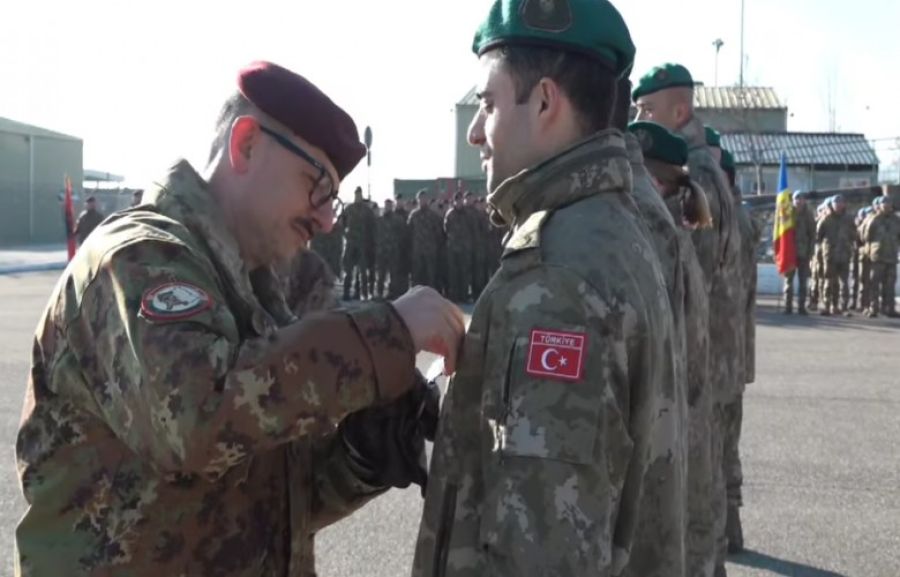 KFOR, Güvenli Bir Ortam İçin Katkılarından Dolayı Türk Askerlerini Takdir Etti