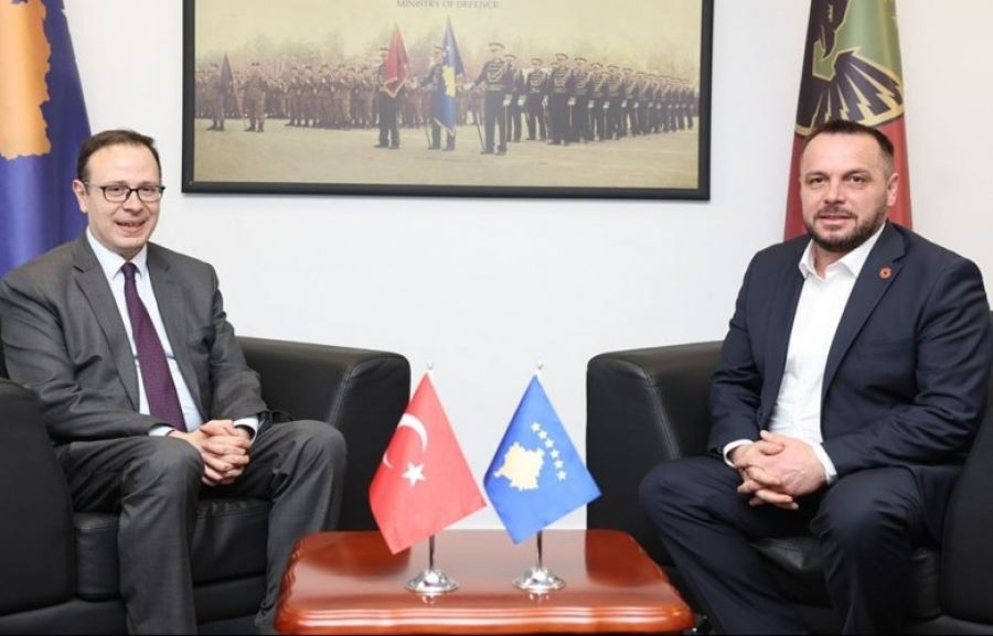 Maqedonci ve Angılı Savunma ve Güvenlik İşbirliğini Görüştü