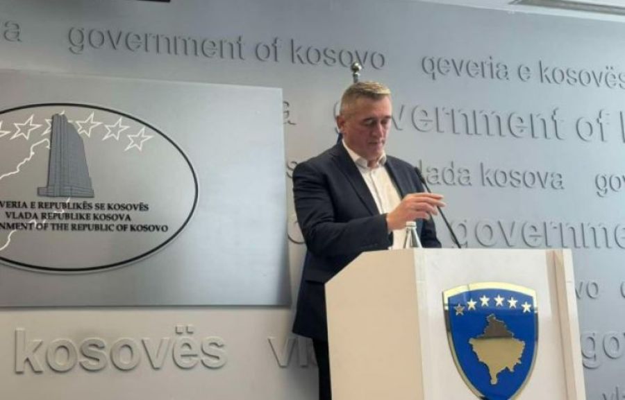 Vuçiç, Kosova’daki Sırpları Kendi Çıkarları İçin Kullanıyor