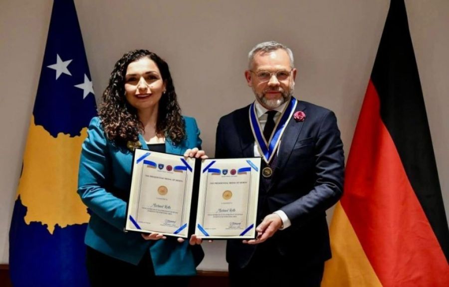 Osmani, Roth’u Cumhurbaşkanlığı  Madalyası ile Ödüllendirdi