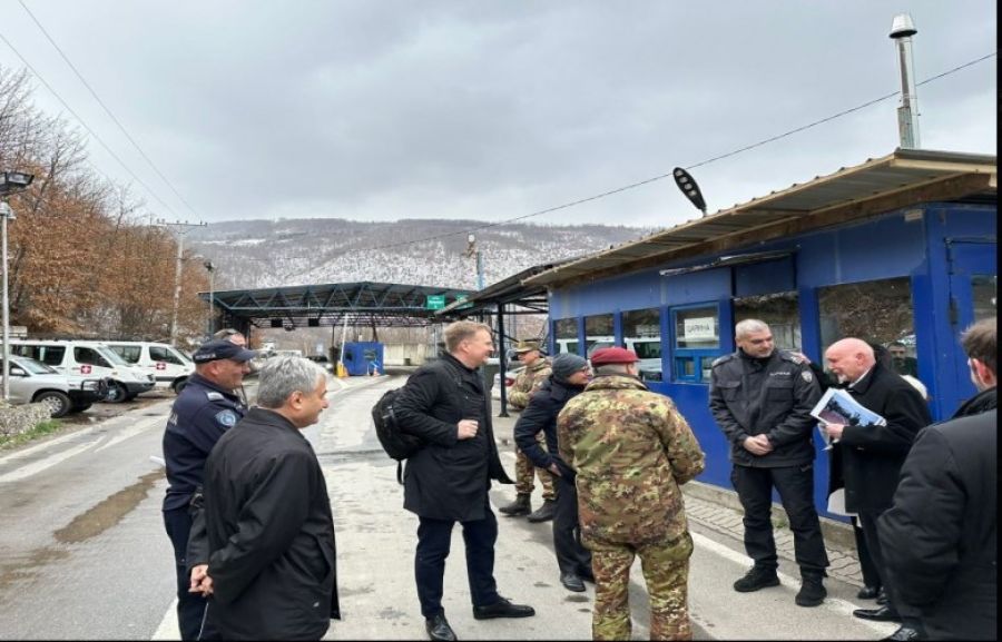 Sorensen ve Barduani, Kosova-Sırbistan Sınır Geçidini Ziyaret Etti