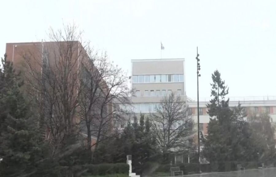 Vetëvendosje Hala Parlamento Çoğunluğu Arayışında
